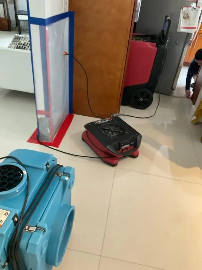 Air movers drying a room after a leak in Palmetto, GA